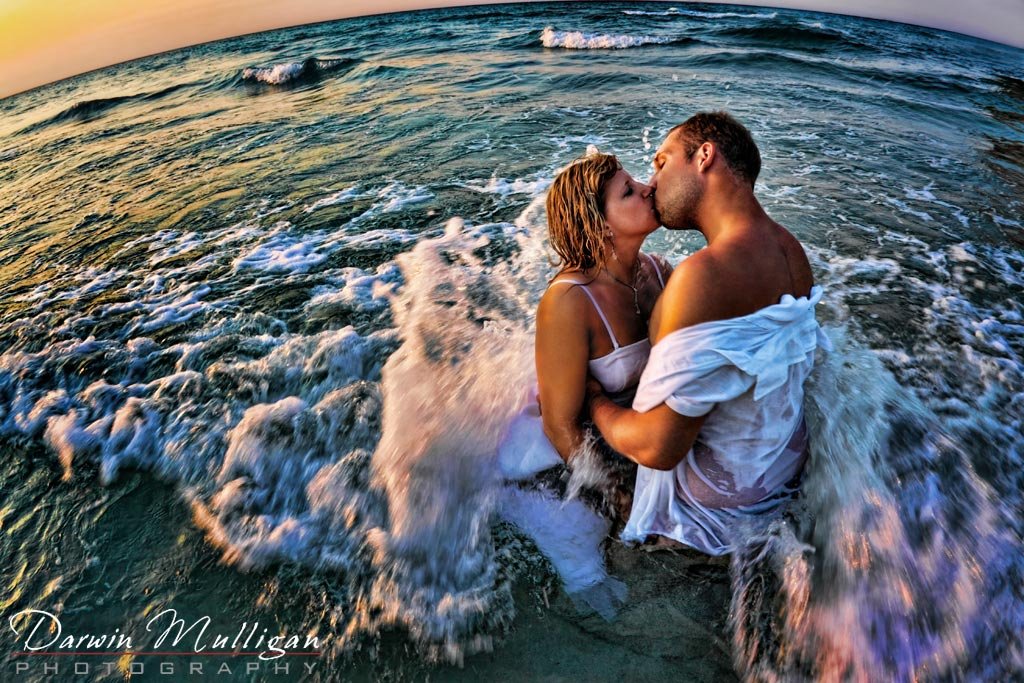 Romantic Kiss, Bride and groom, destination wedding, ocean, sunset, Veradero, Cuba