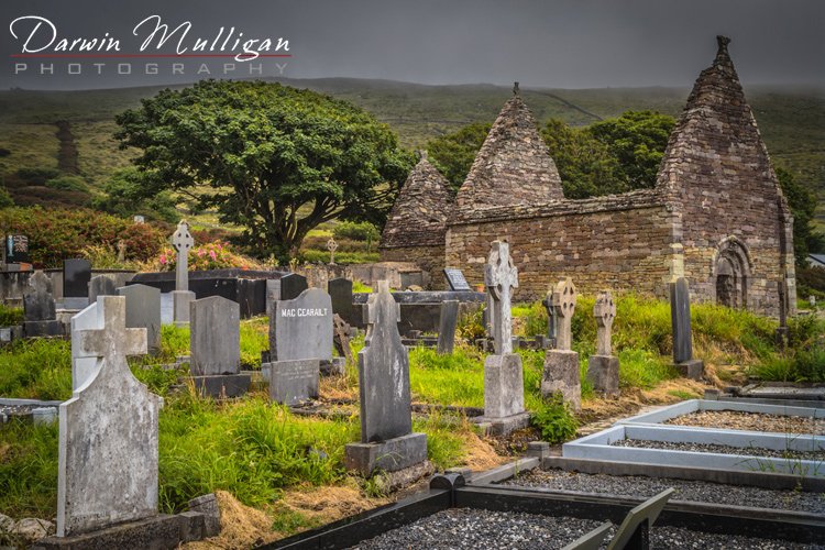Ireland-Dingle-Kilmalkedar-Church-and-Cemetary