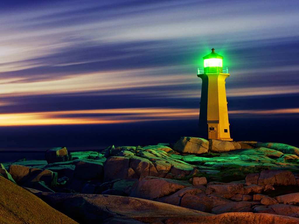 Peggys-Cove-lighthouse-lighpainted-at-night