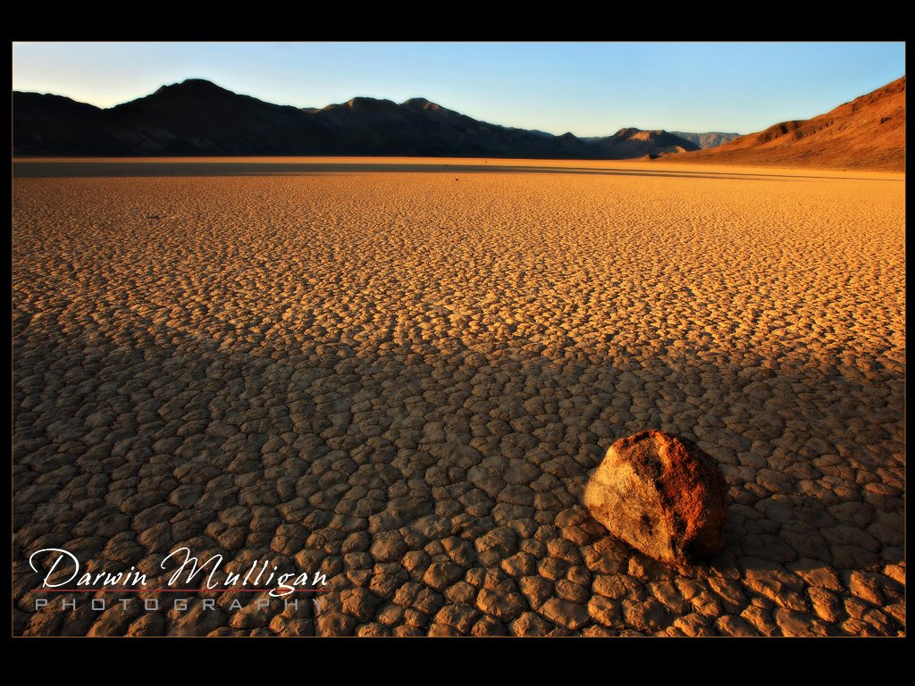 Sunset-Rock-Trails-at-Racetrack-Death-Valley-National-Park-California