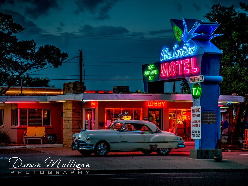 Tucumcari-New-Mexico-Route-66-blue-Swallow-Motel